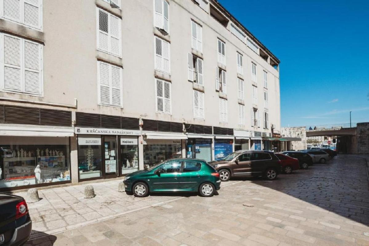 Double And Single S Apartments Zadar Ngoại thất bức ảnh